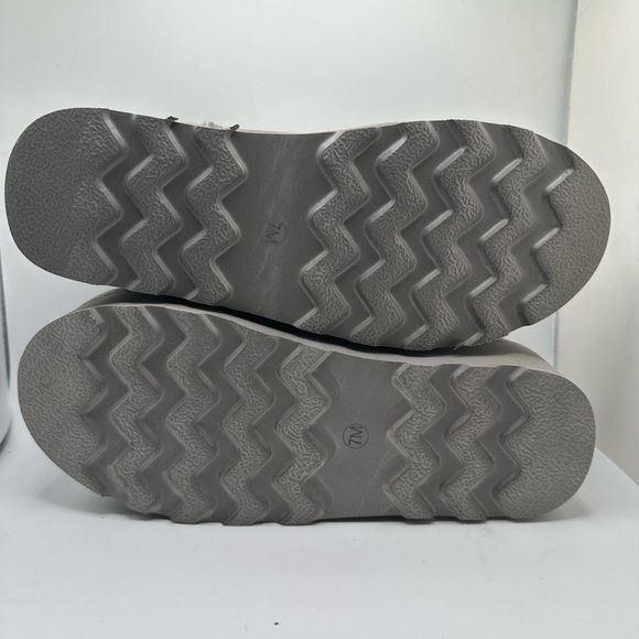 CUSHIONAIRE Women's Genuine Suede Cozy Mule Platform +Memory Foam 7 GRAY - Picture 5 of 7